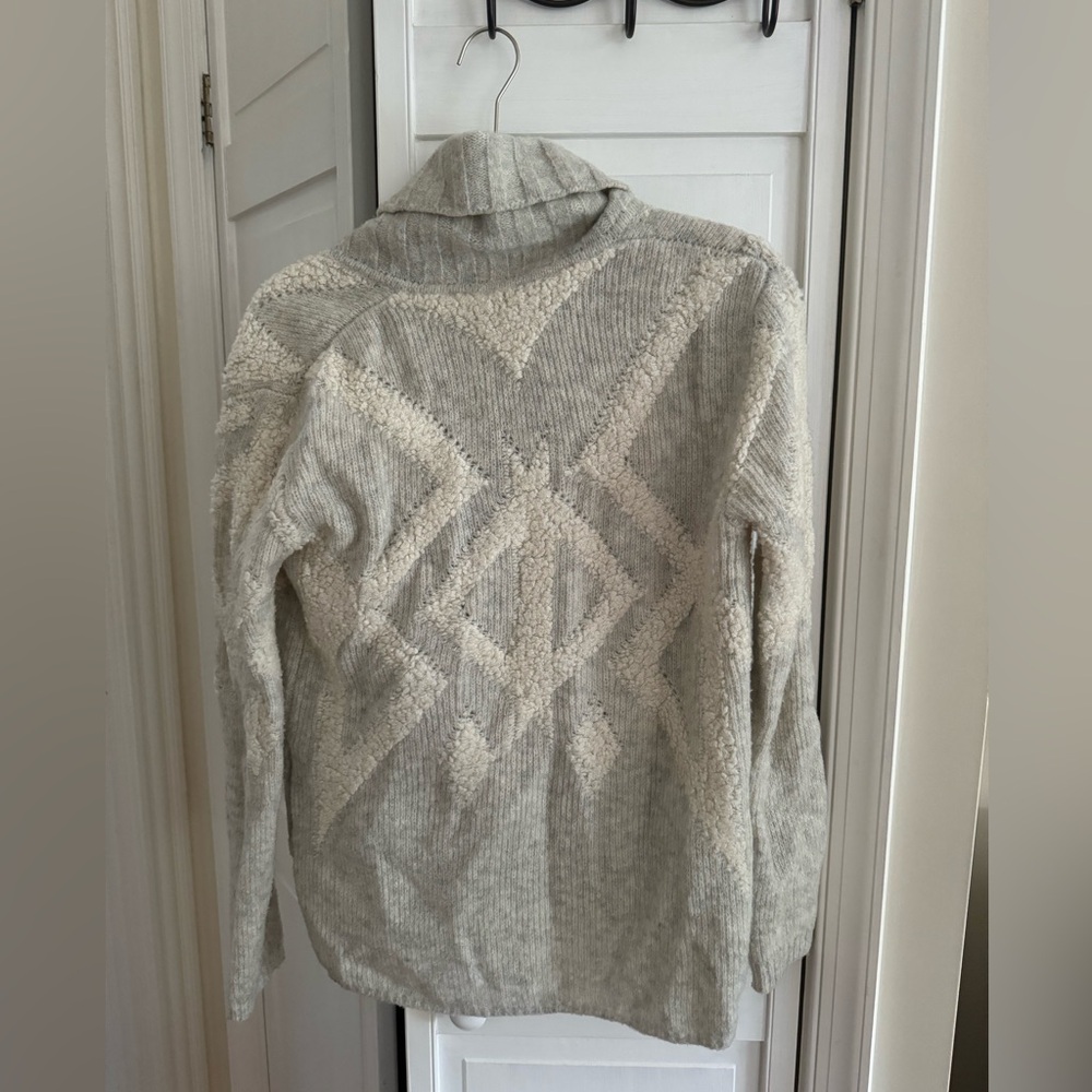One Grey Day Geometric Textured Wool Blend Light Grey and Cream Cardigan Sweater